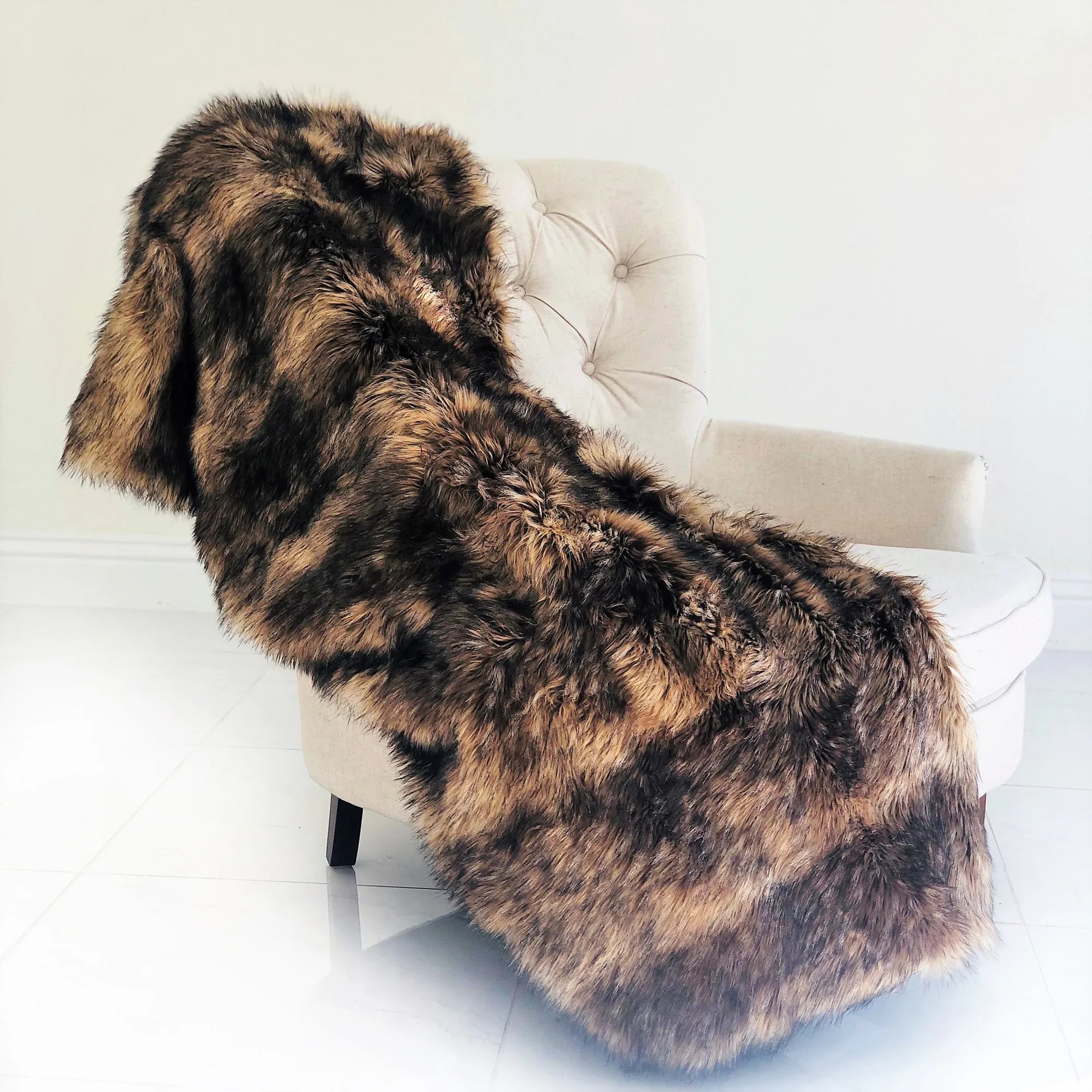 Plutus Brown Mountain Coyote Handmade Luxury Throw — view 2