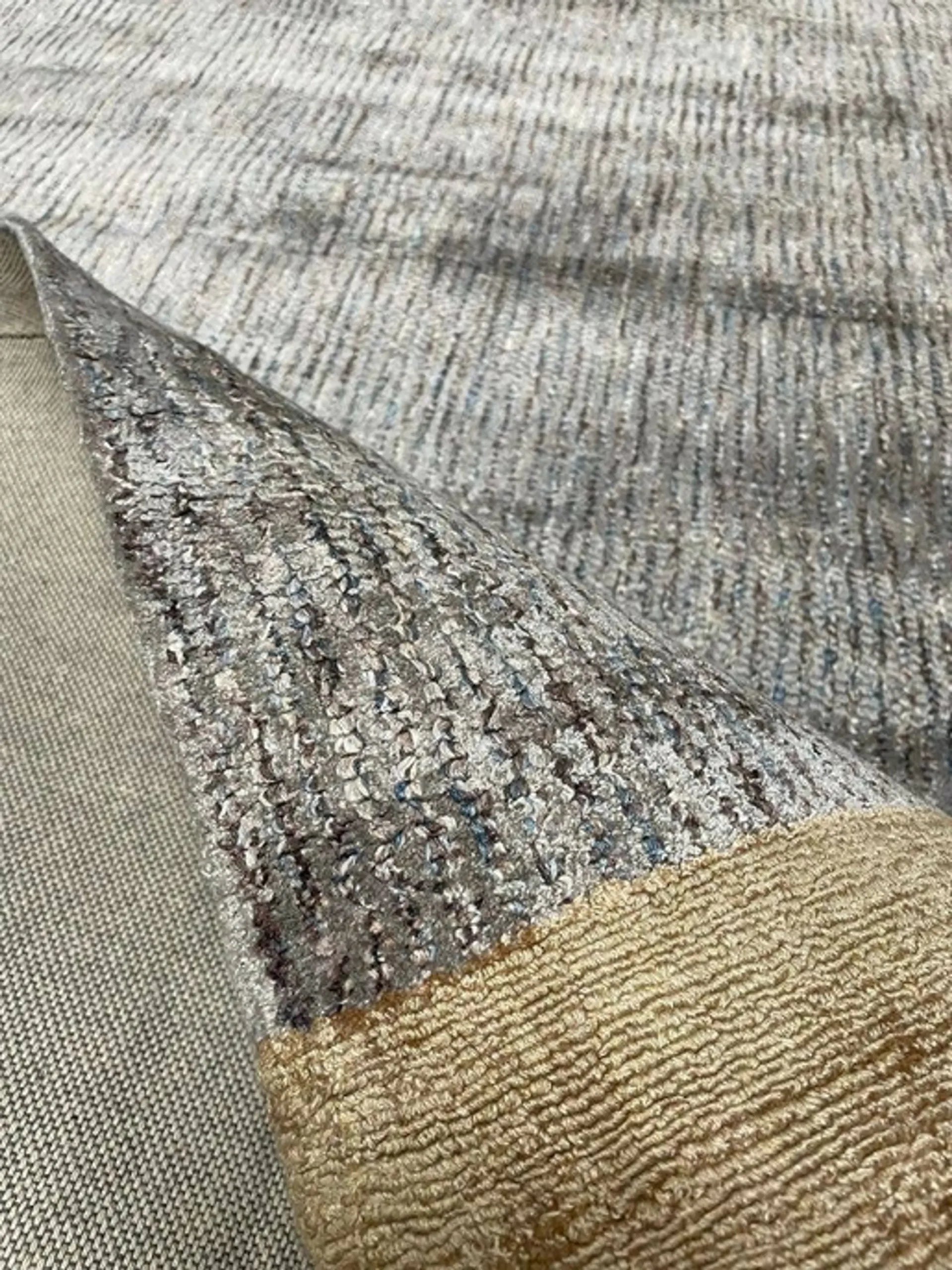 5’3″ x 7’6″ Feet Dark Grey Faux Silk Viscose Handmade Rug — view 4