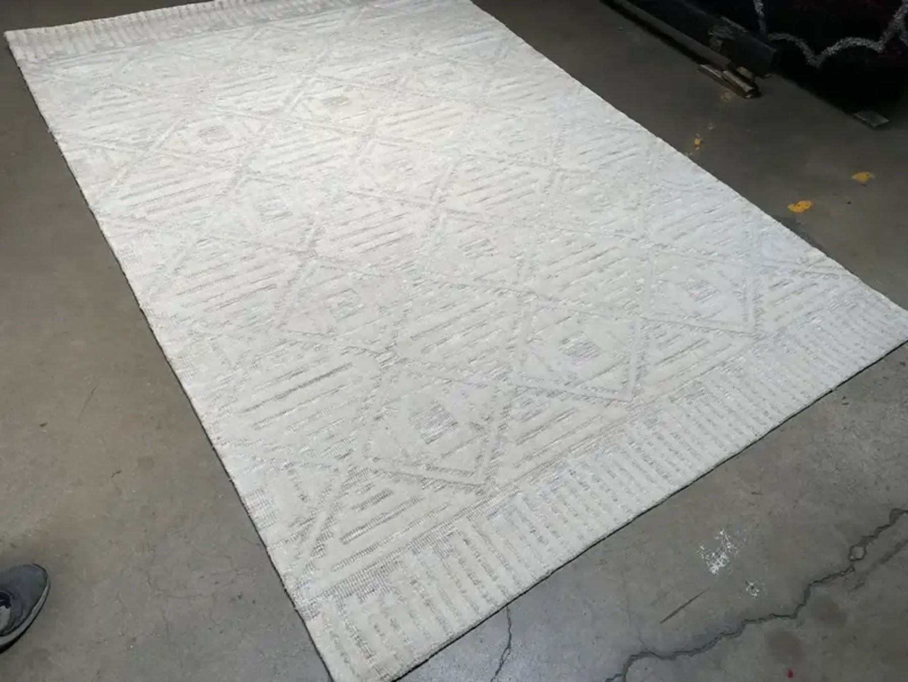 5’3″ x 7’6″ Feet Ivory Beige Cream Viscose Handmade Area Rug — view 4