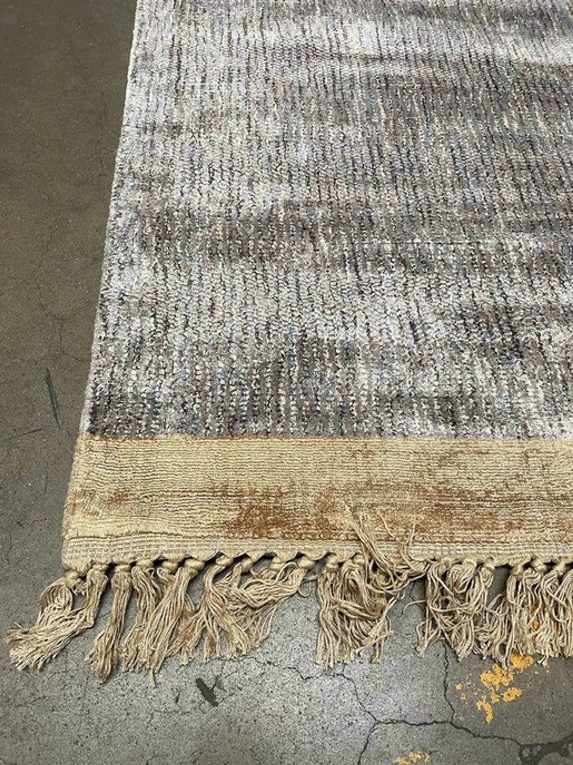 5’3″ x 7’6″ Feet Dark Grey Faux Silk Viscose Handmade Rug — view 3