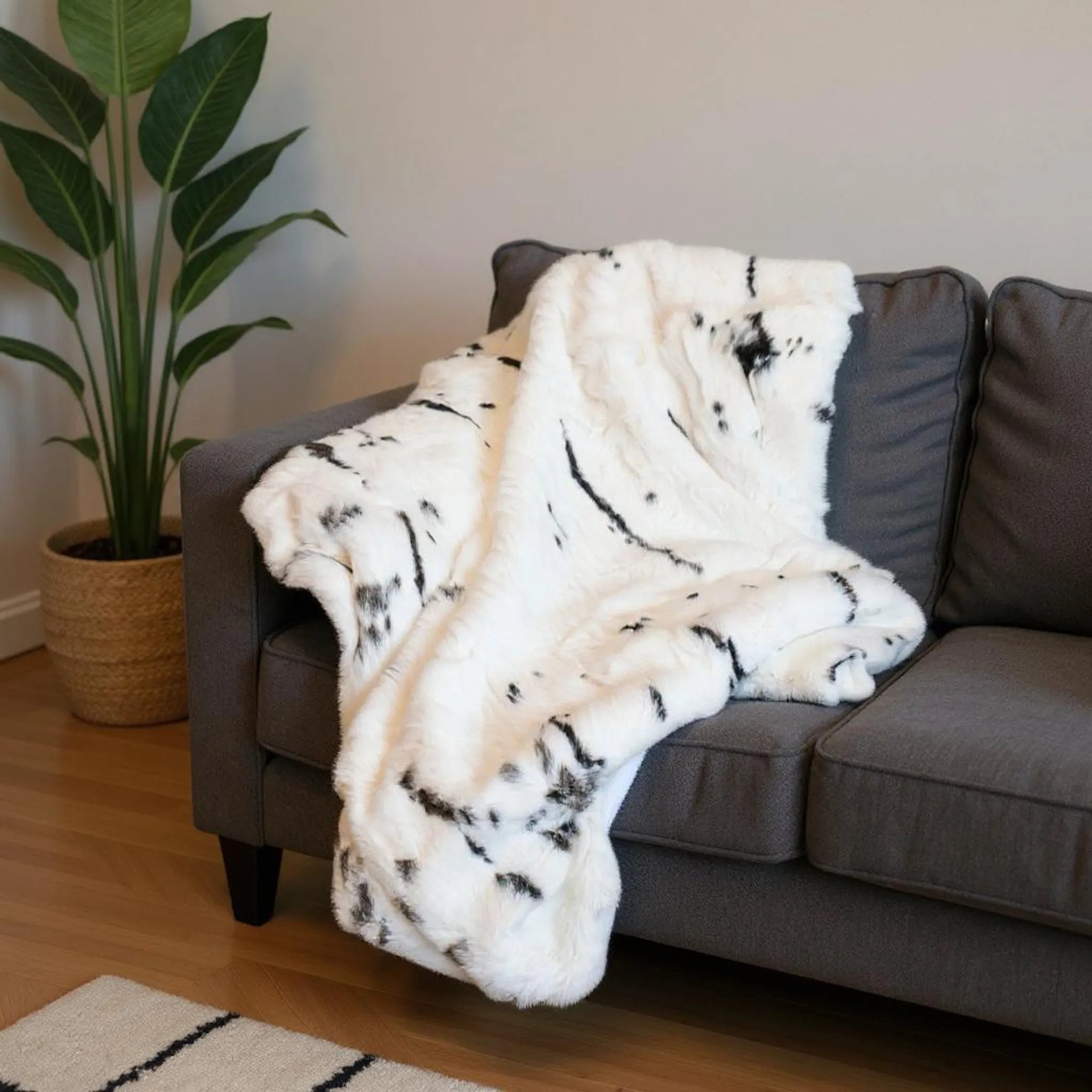 50″ X 60″ Black And White Rabbit Fur Plush Throw Blanket — view 2