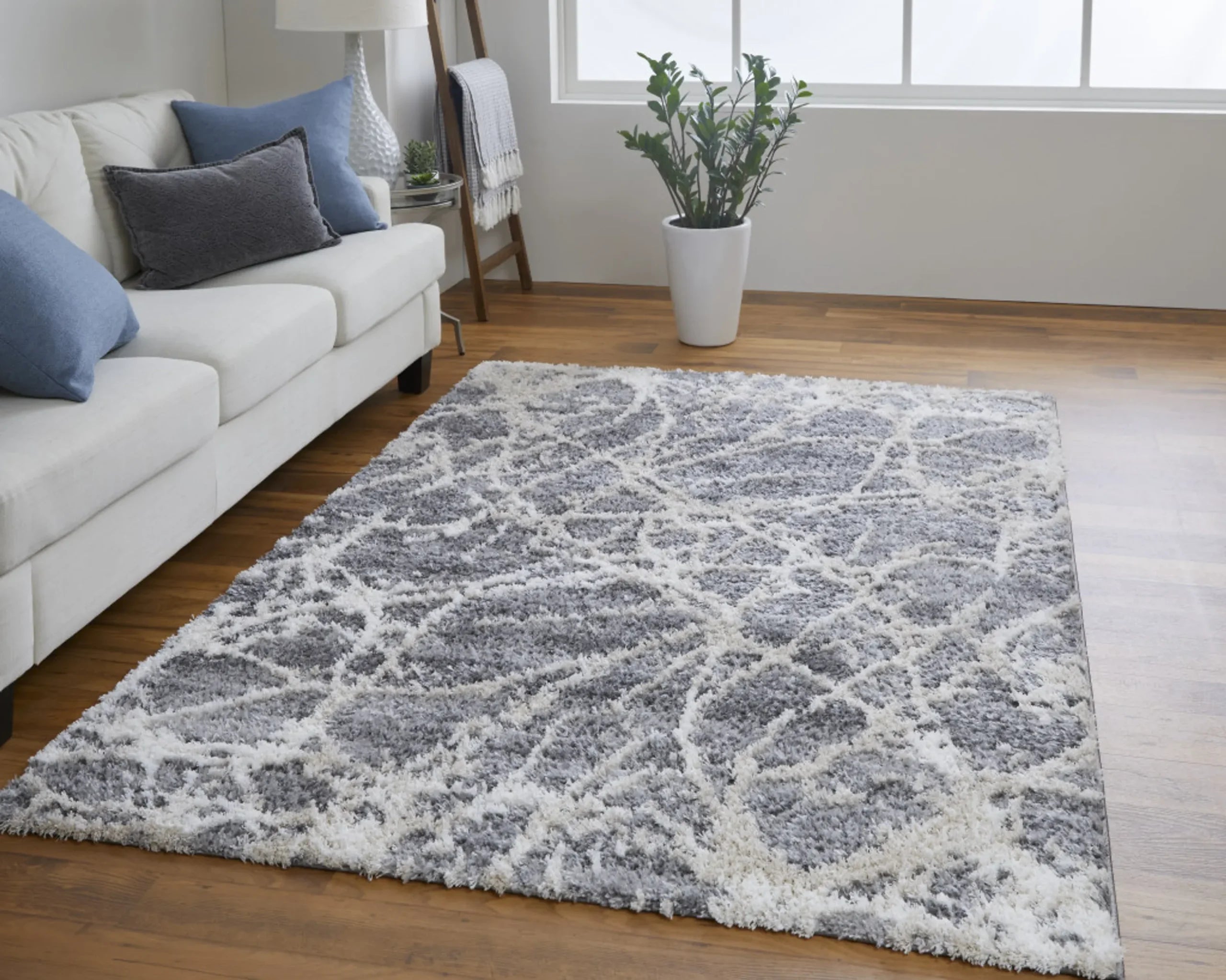 5′ X 8′ Gray And Ivory Abstract Power Loom Stain Resistant Area Rug — view 4