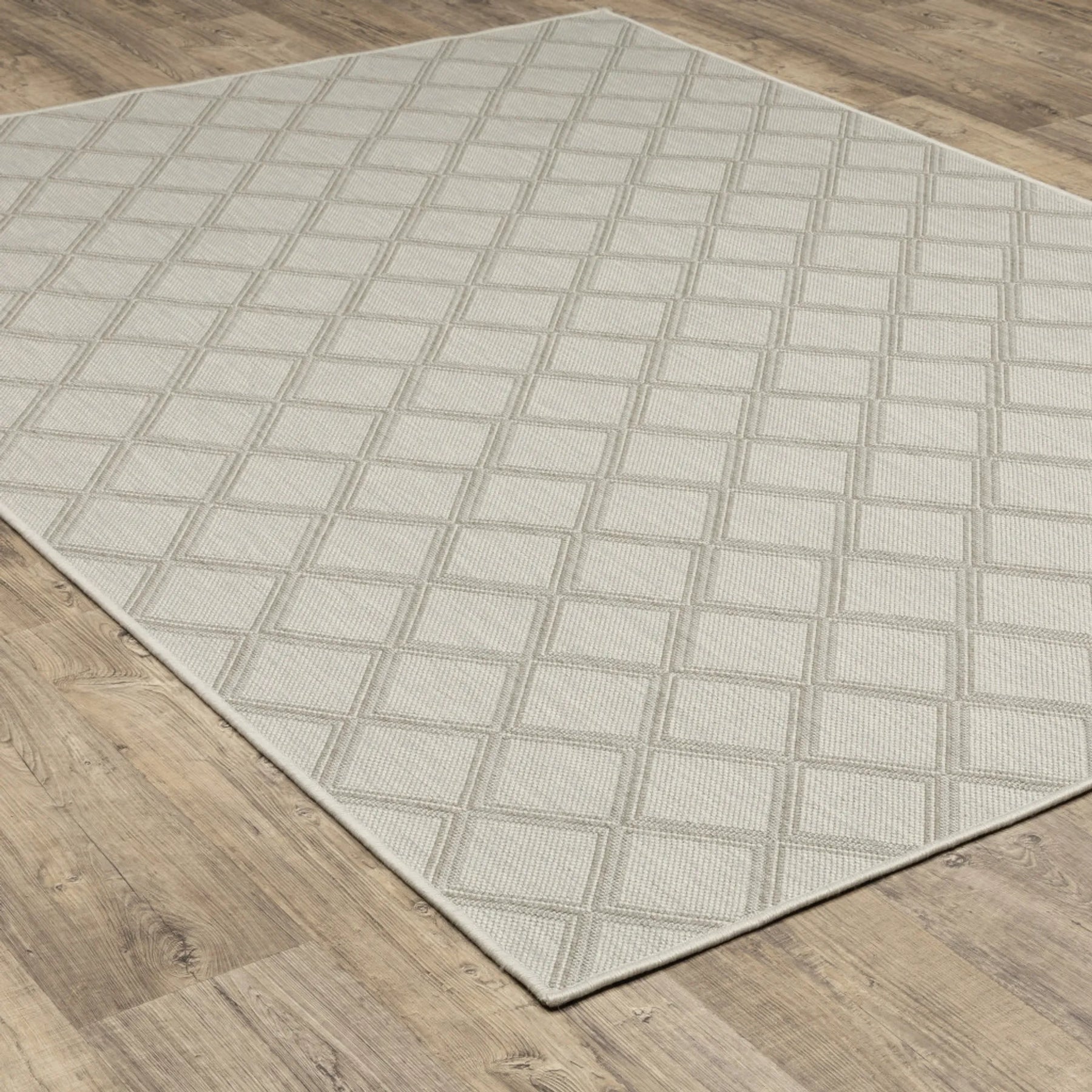 7′ X 9′ Gray and Ivory Geometric Stain Resistant Indoor Outdoor Area Rug — view 4