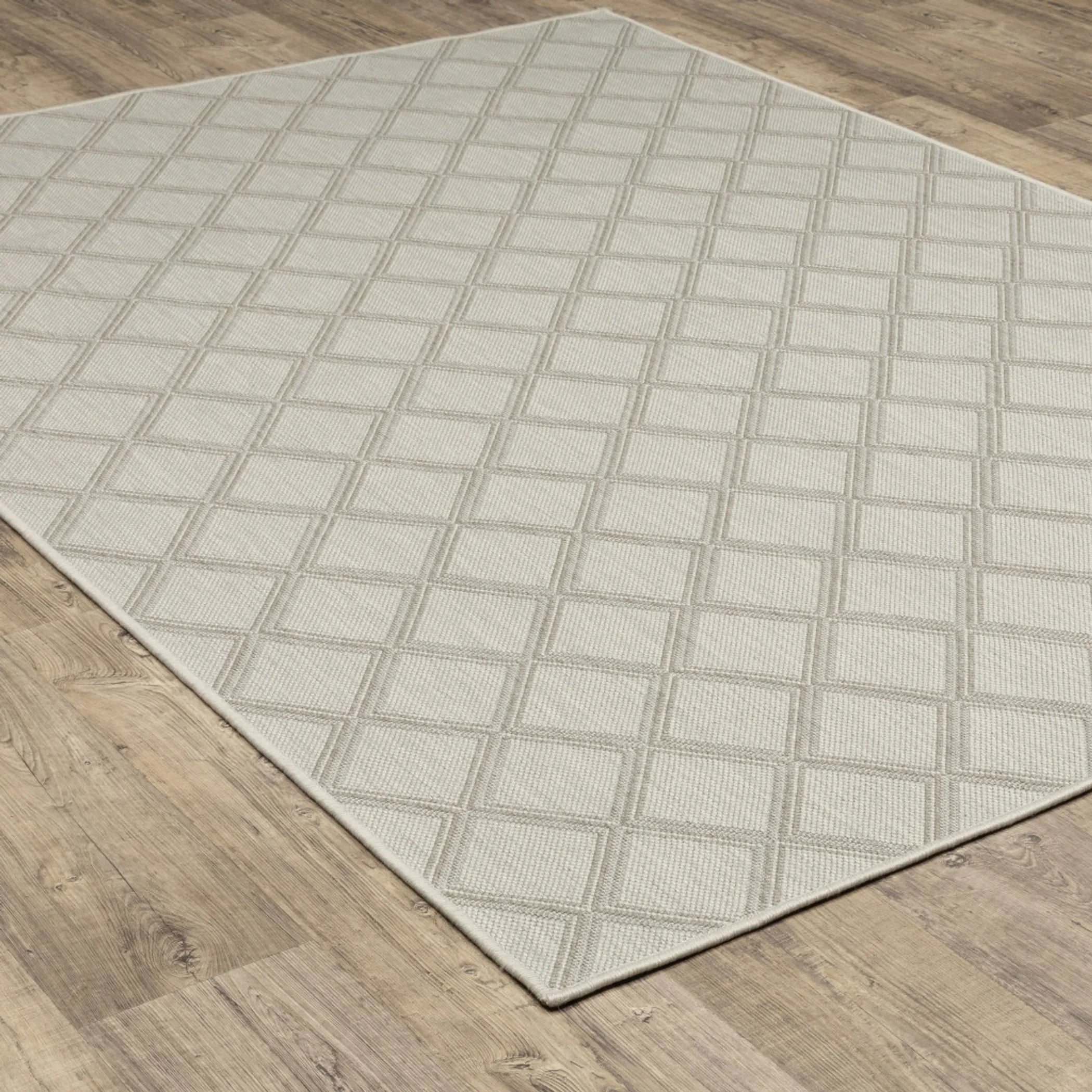 7′ X 9′ Gray and Ivory Geometric Stain Resistant Indoor Outdoor Area Rug — view 4