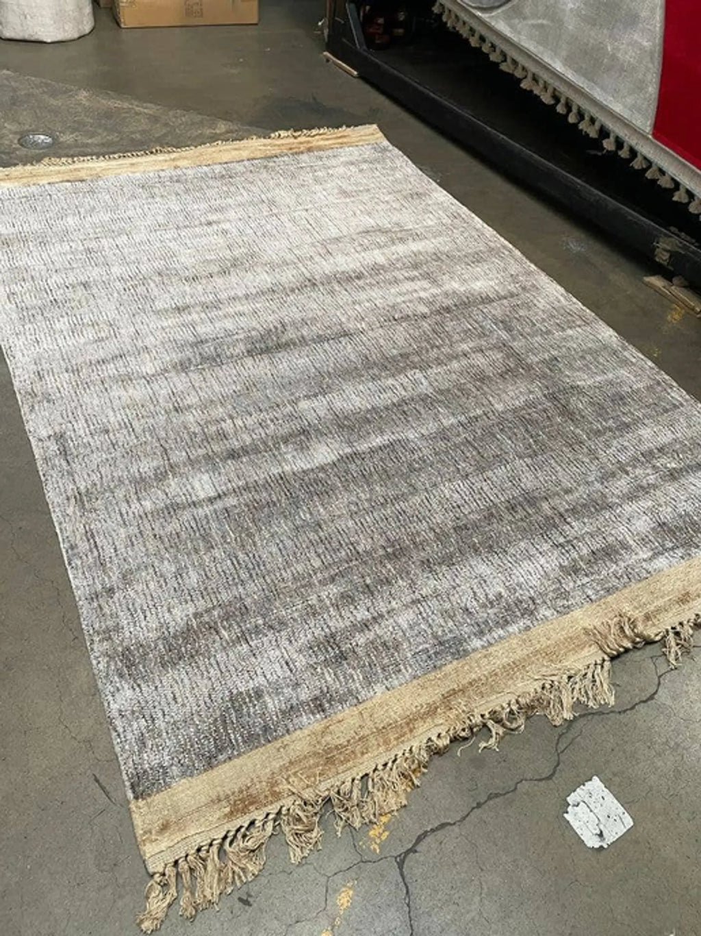 5’3″ x 7’6″ Feet Dark Grey Faux Silk Viscose Handmade Rug