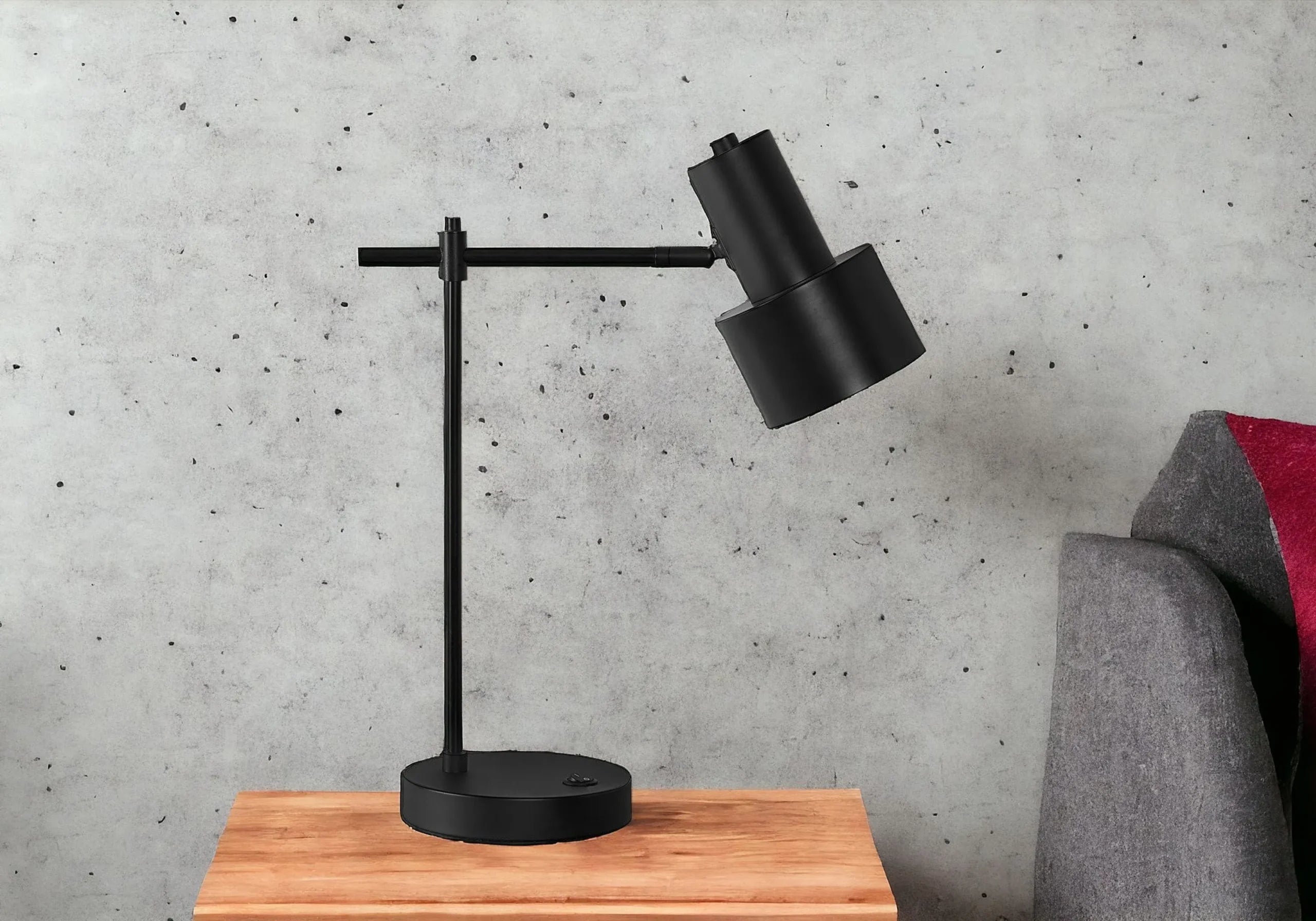 21″ Black Metal Round USB Table Lamp With Black Drum Shade — view 2